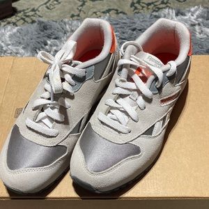 Reebok Classic youth size 5 grey with orange barely worn great condition